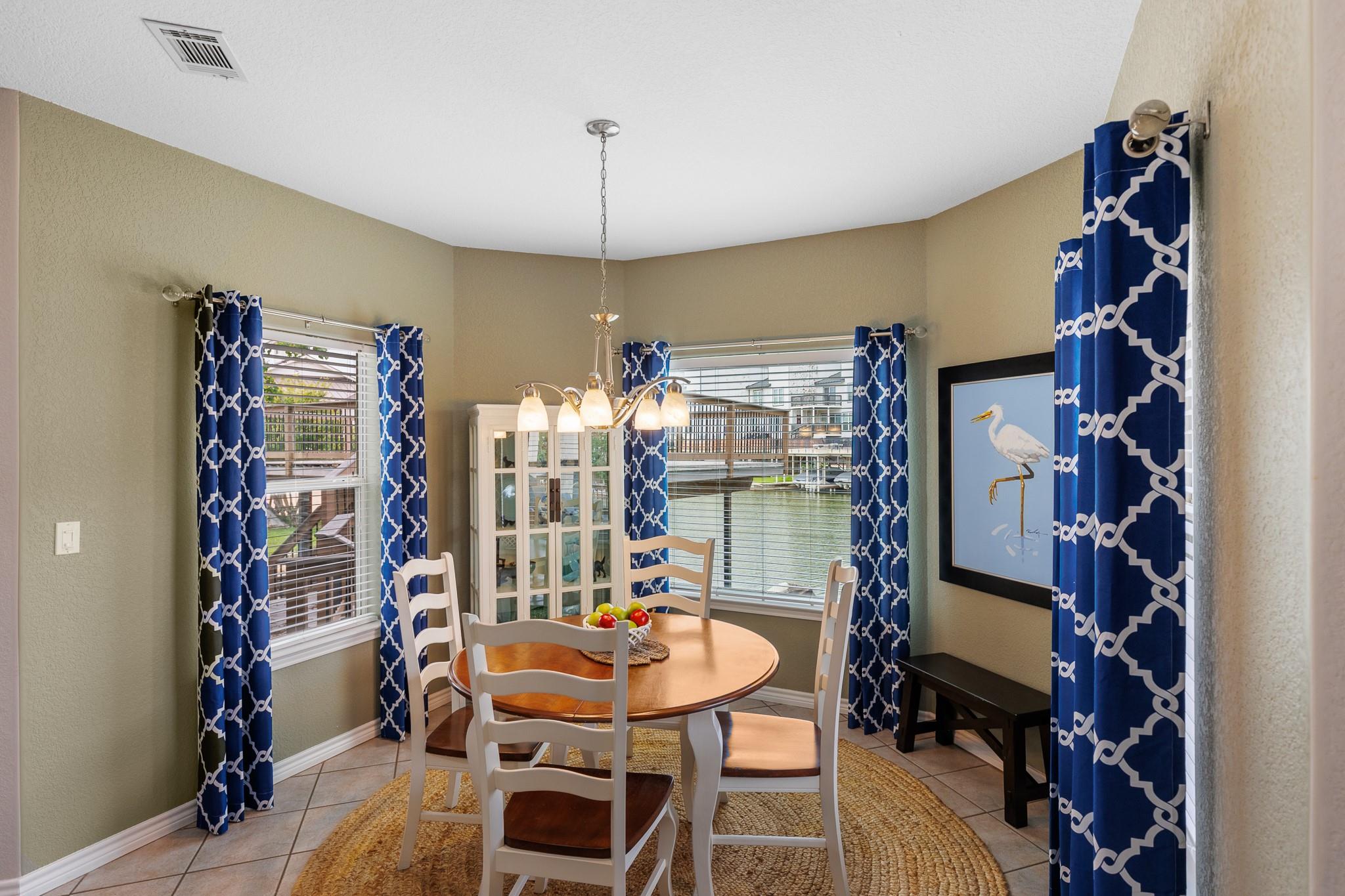 521 Lucy Ln, Horseshoe Bay, TX 78657