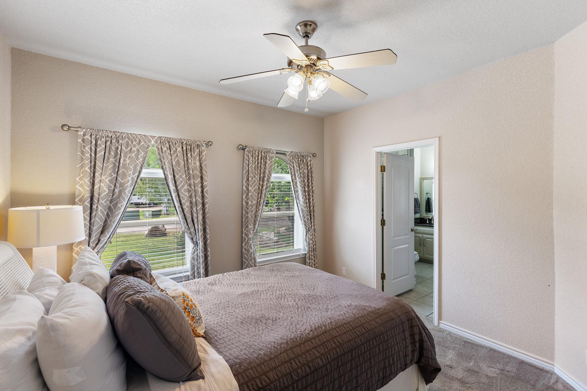 521 Lucy Ln, Horseshoe Bay, TX 78657