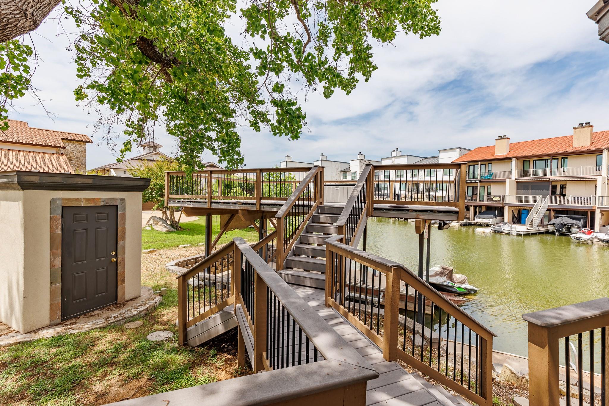 521 Lucy Ln, Horseshoe Bay, TX 78657