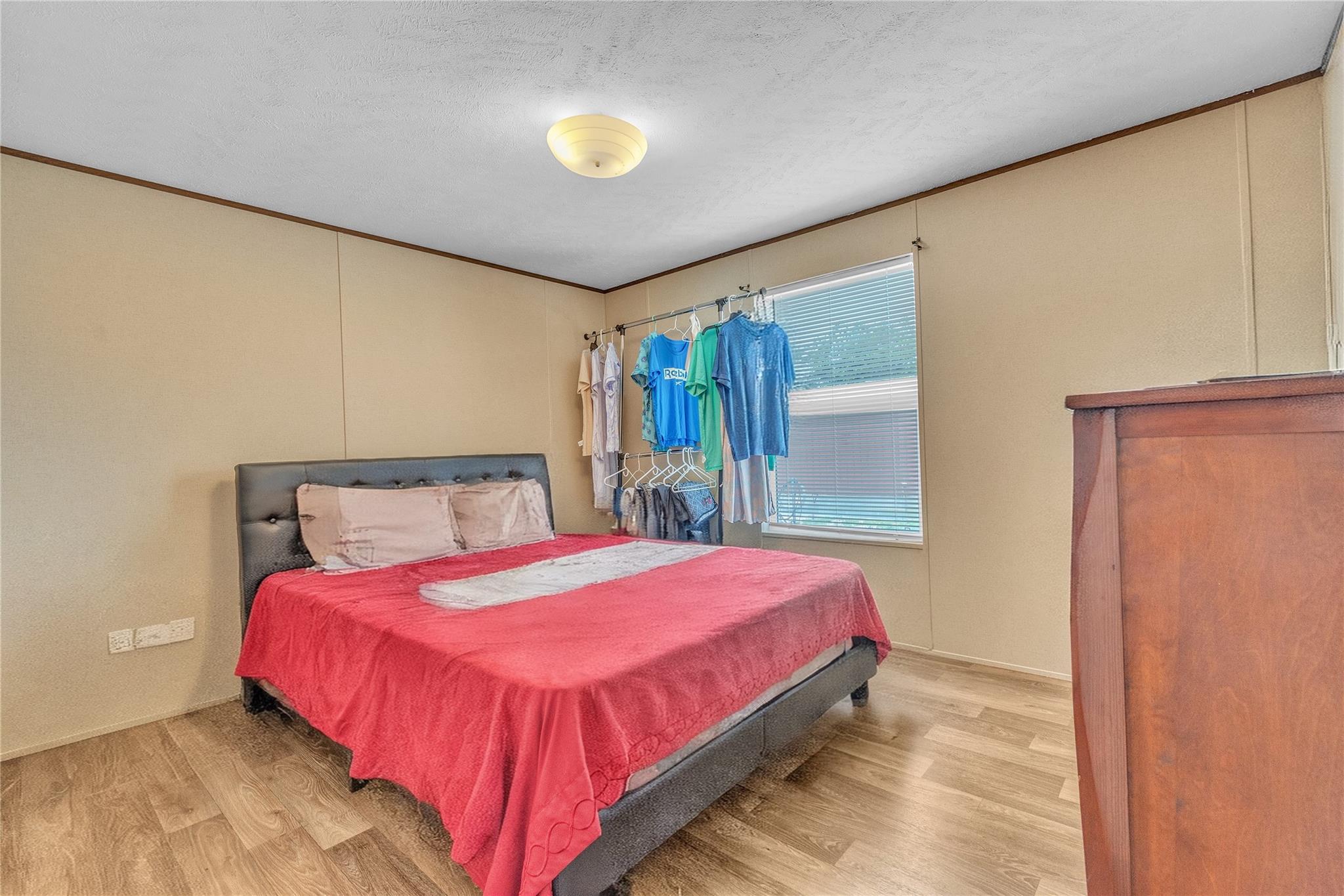 341 SW Front St, Bartlett, TX 76511