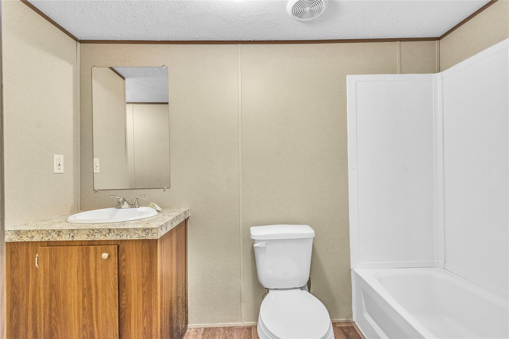 341 SW Front St, Bartlett, TX 76511