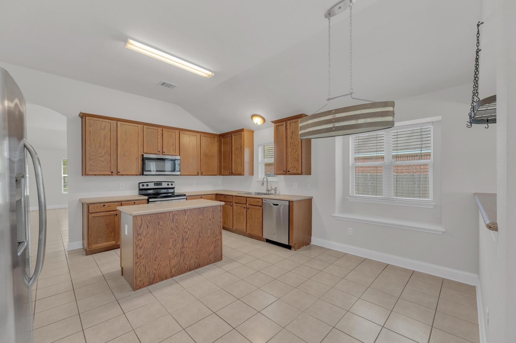 109 Inman Dr, Hutto, TX 78634