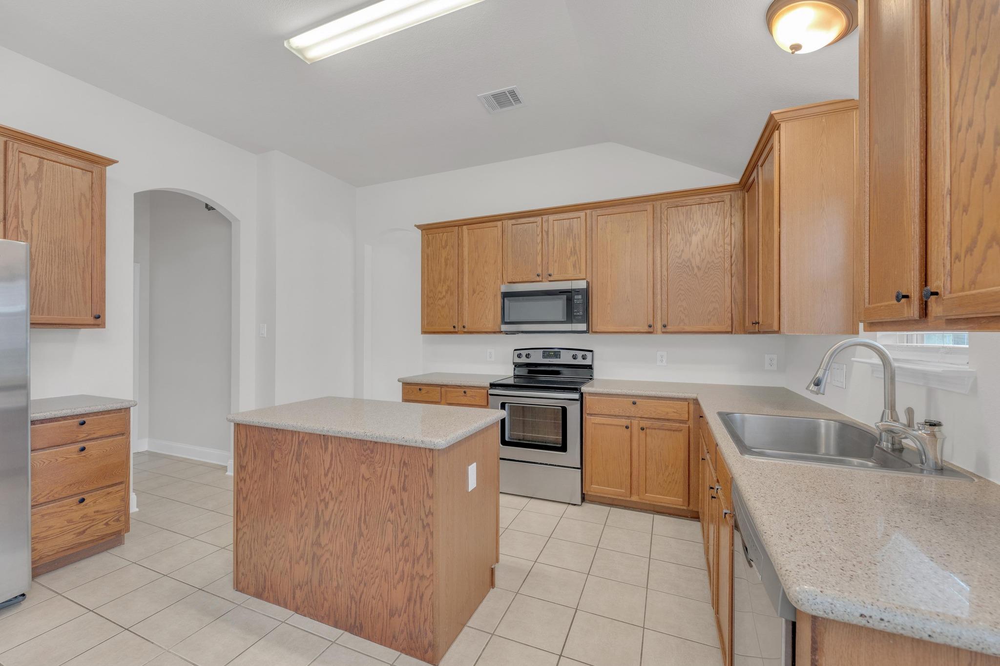 109 Inman Dr, Hutto, TX 78634