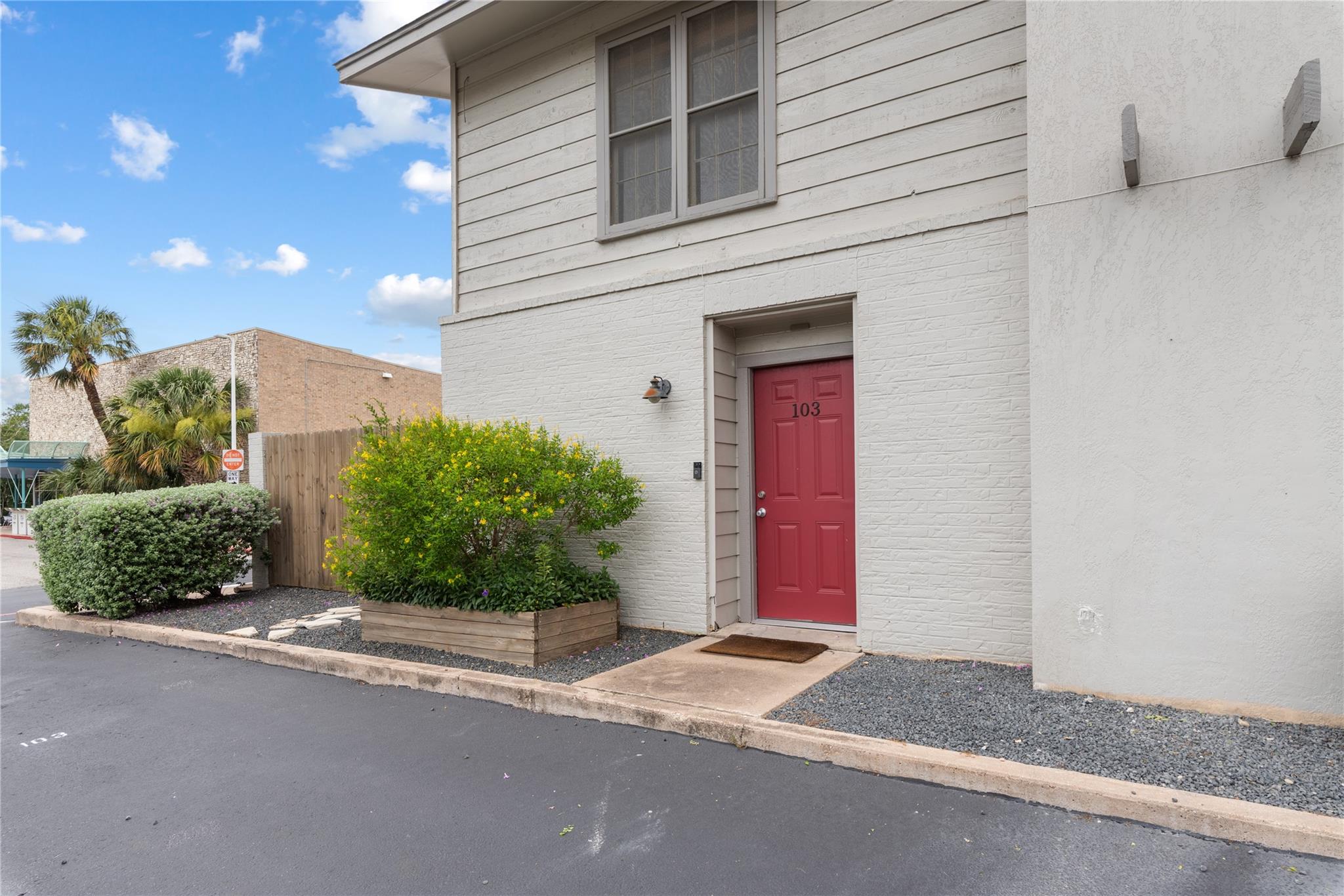 2122 Hancock Dr # 103, Austin, TX 78756