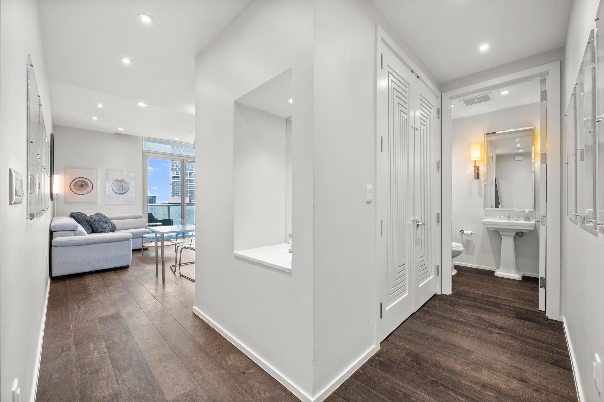 200 Congress Ave # 33BB, Austin, TX 78701