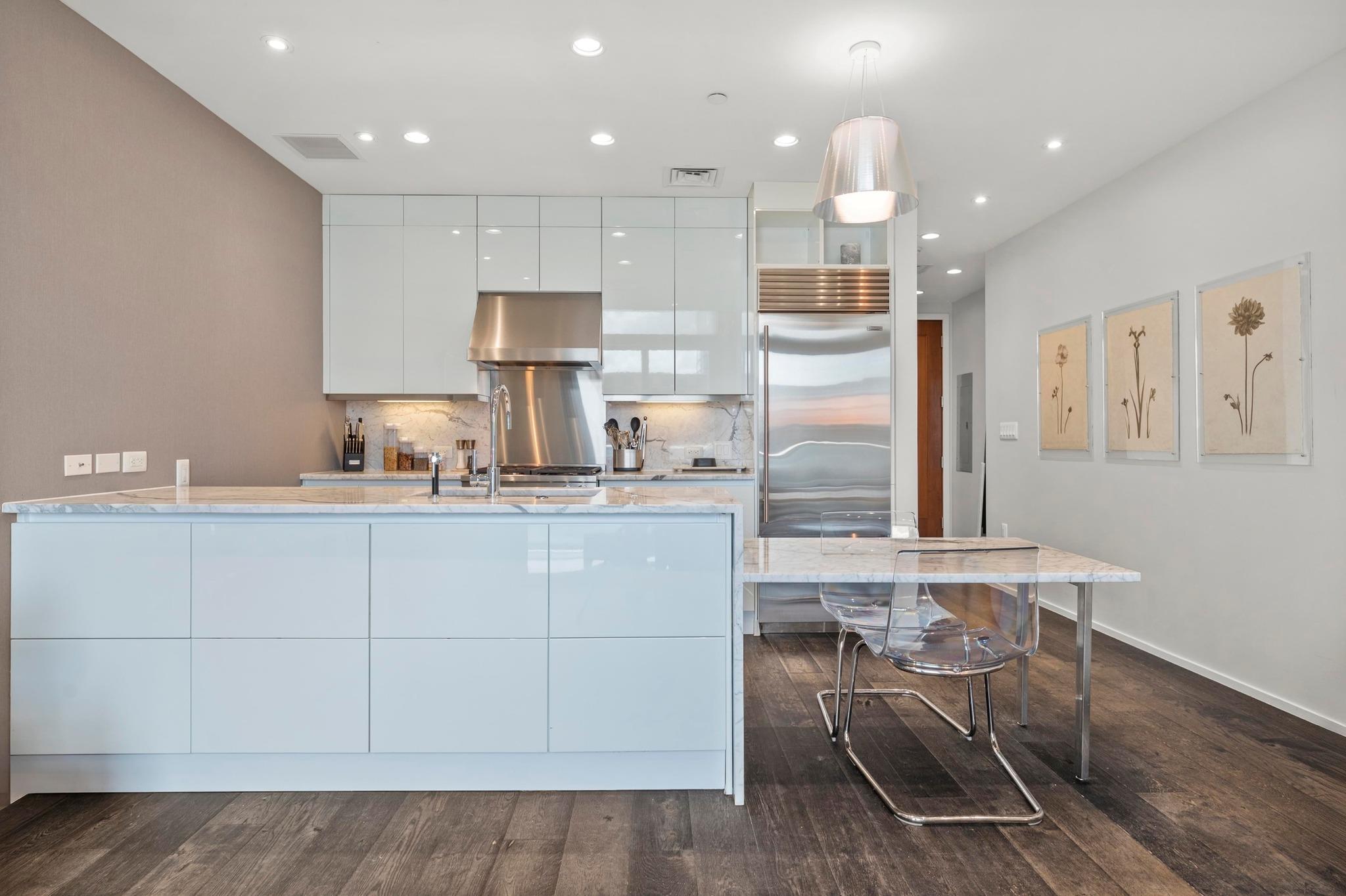 200 Congress Ave # 33BB, Austin, TX 78701