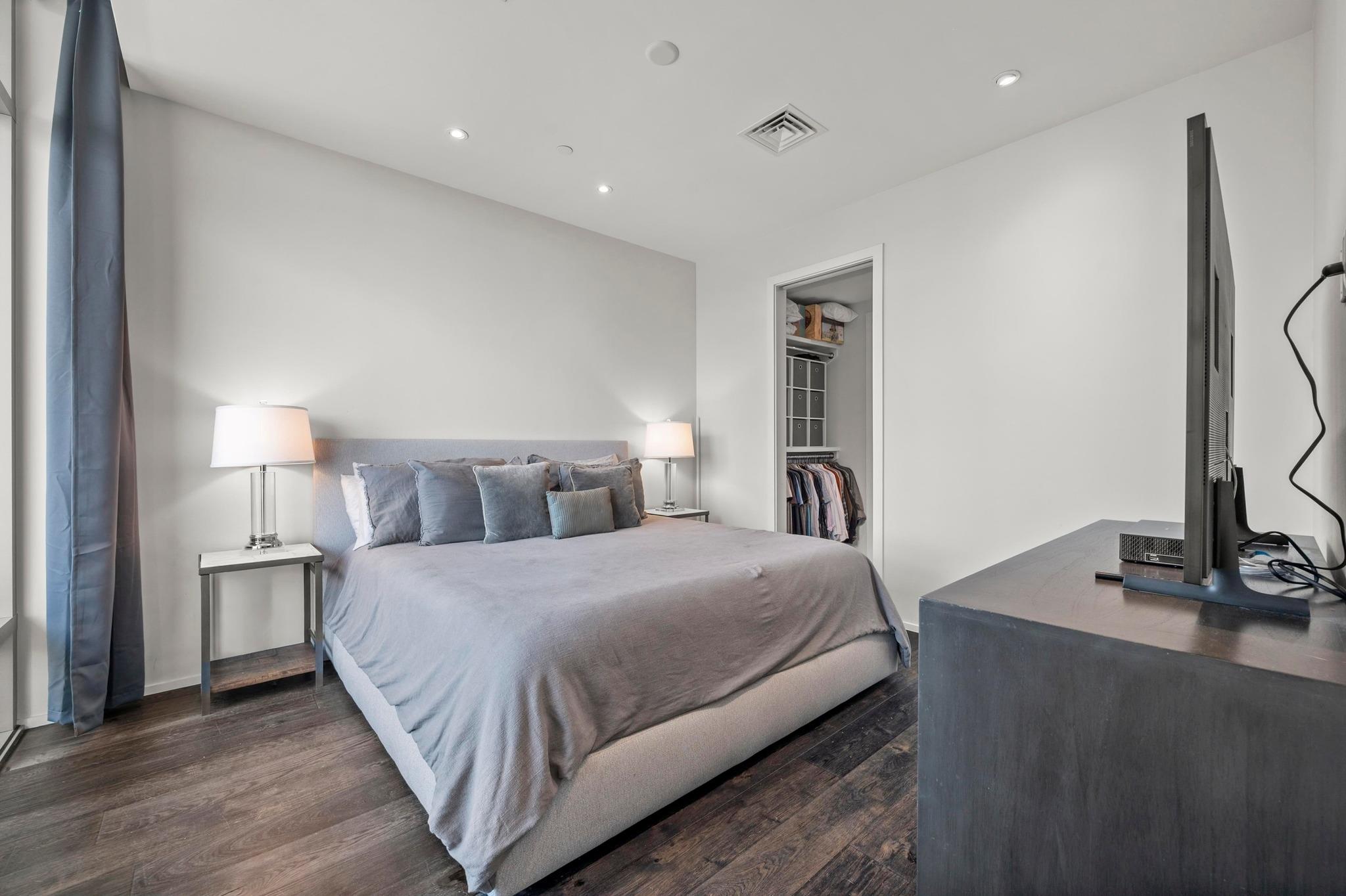 200 Congress Ave # 33BB, Austin, TX 78701