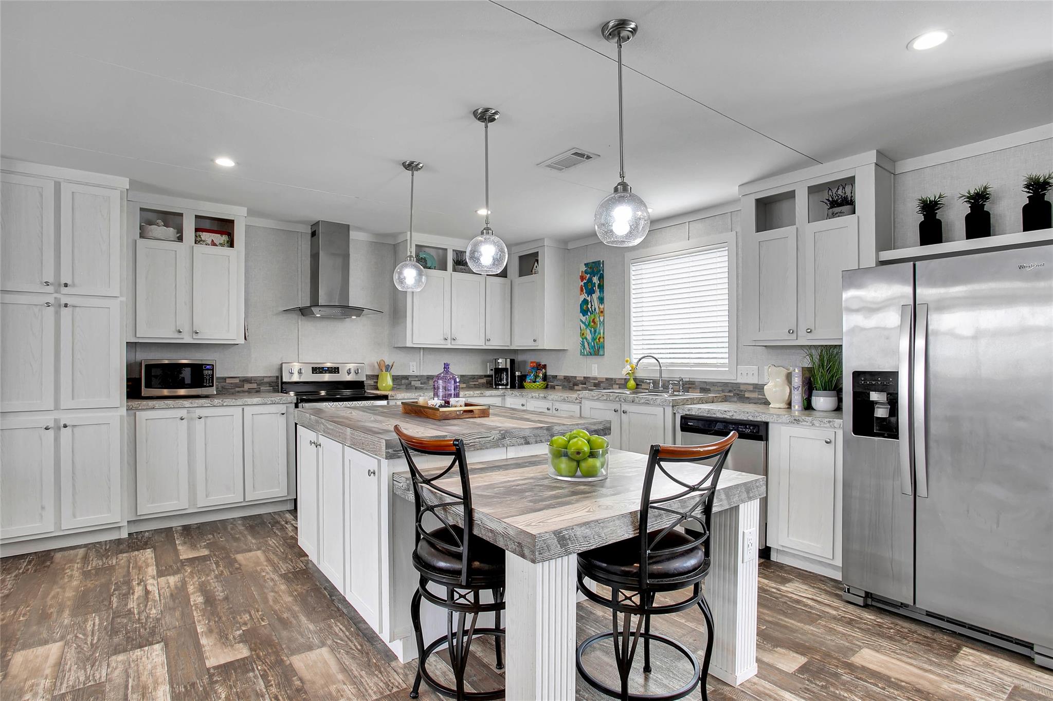 172 Little Loop, Cedar Creek, TX 78612