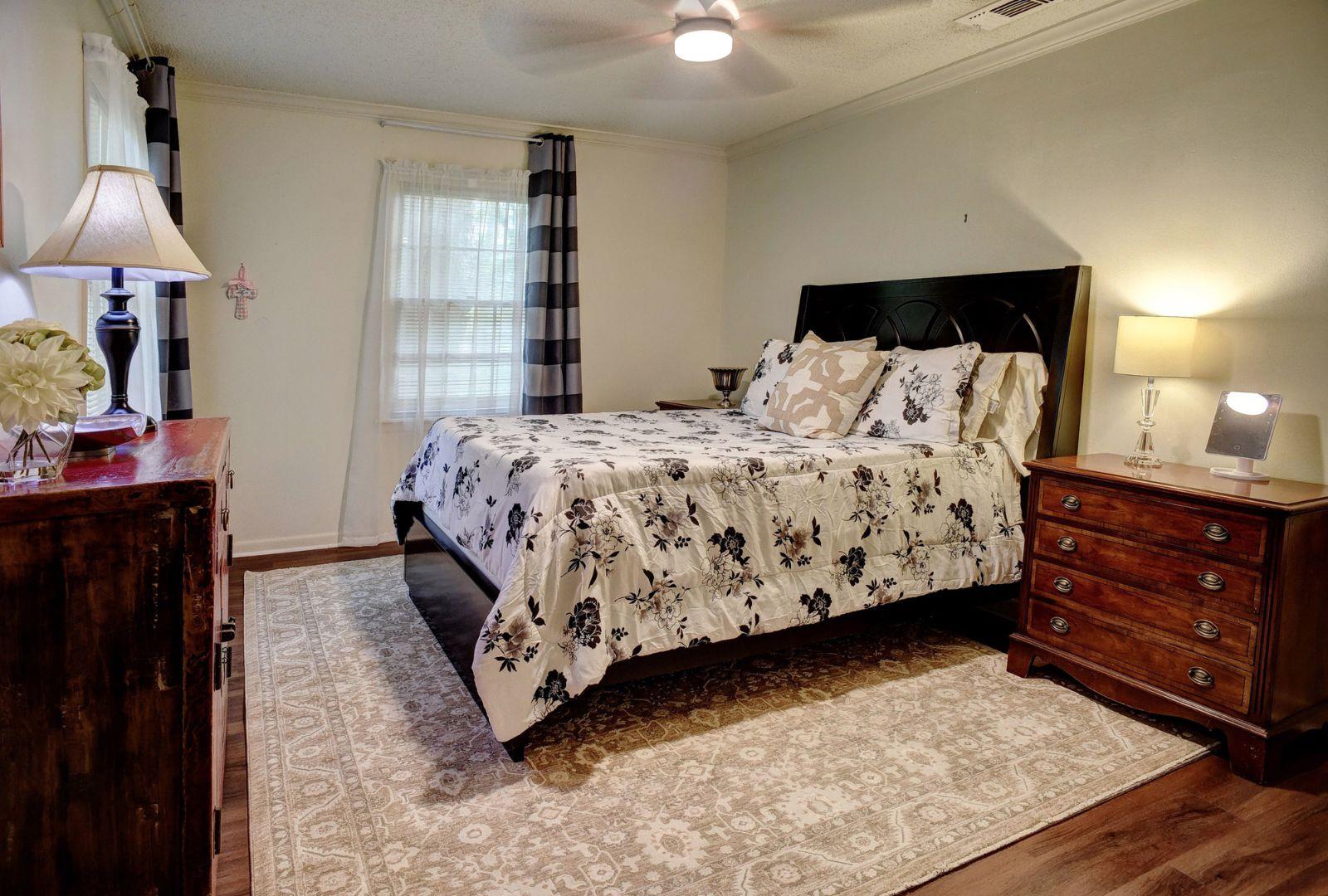 4703 Laguna Ln, Austin, TX 78746