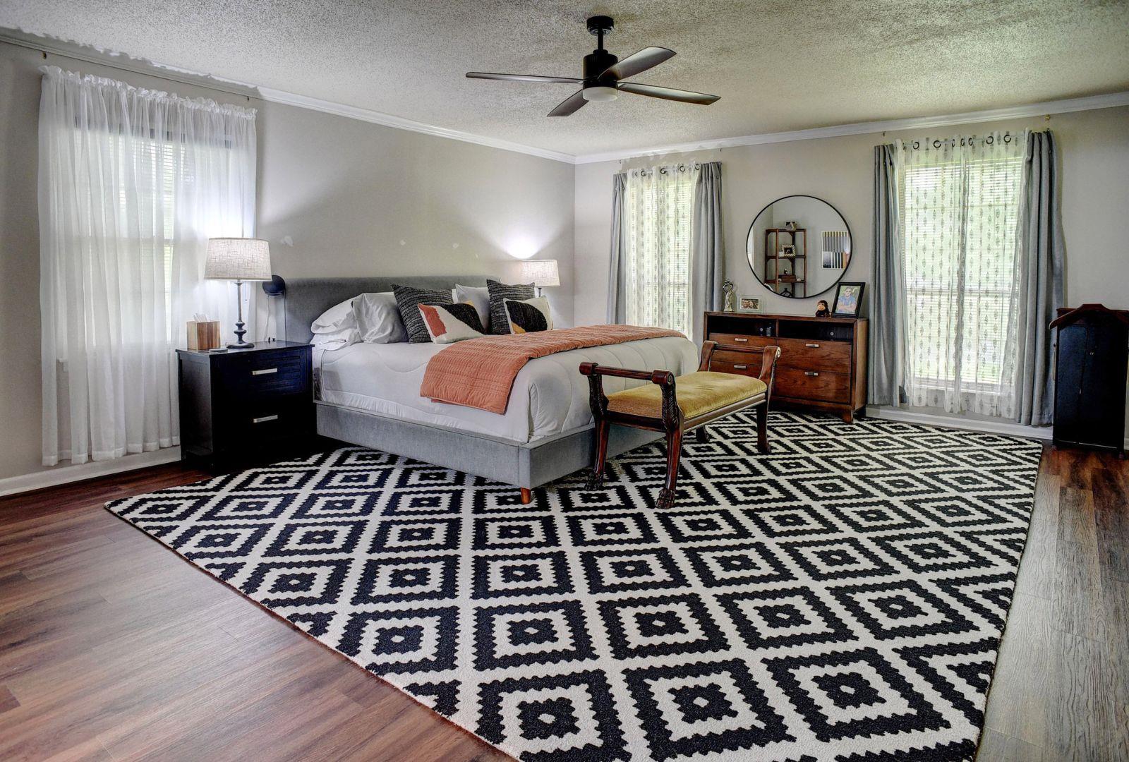 4703 Laguna Ln, Austin, TX 78746