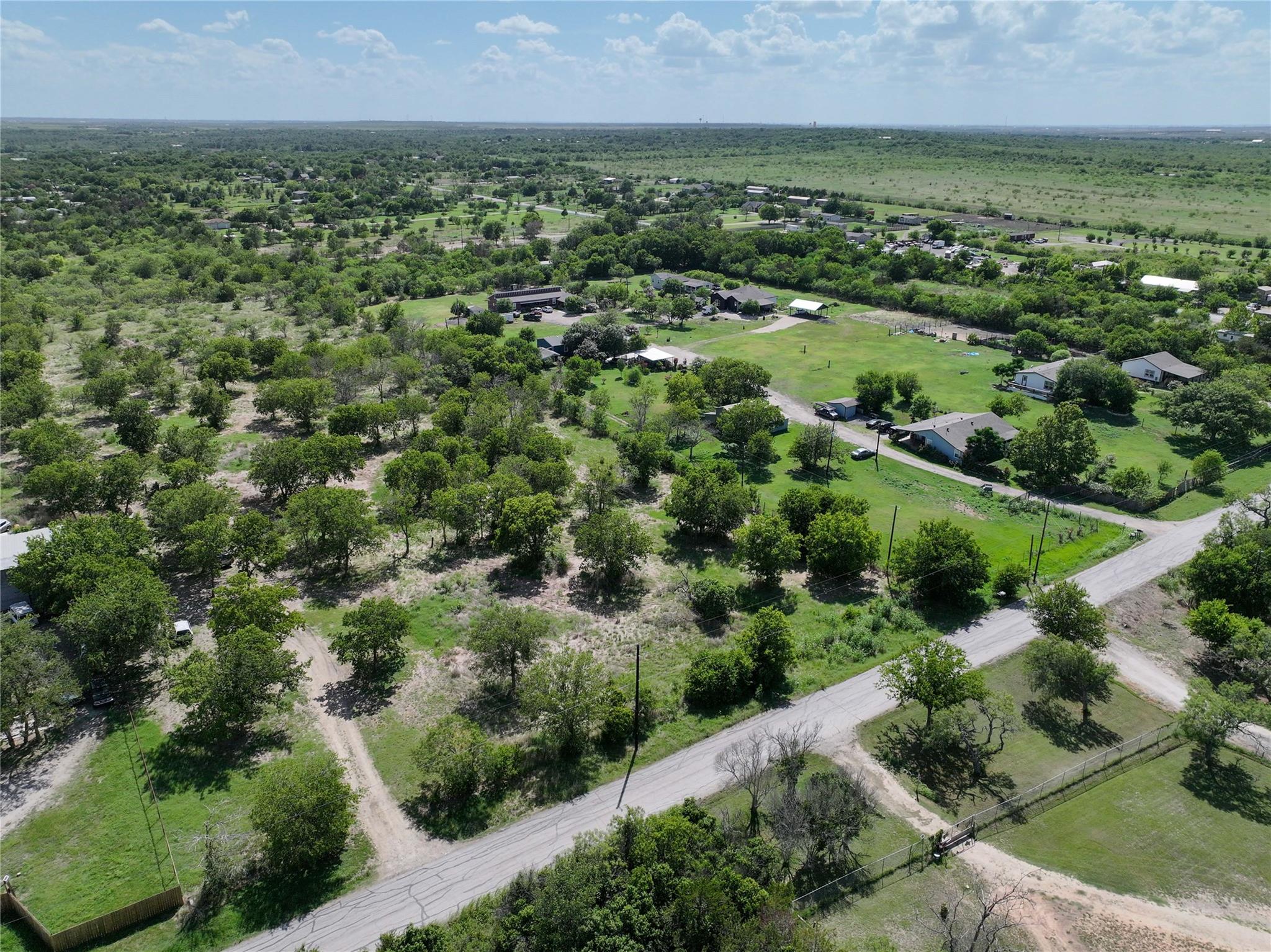 983 Longhollow Rd Rd, Dale, TX 78616