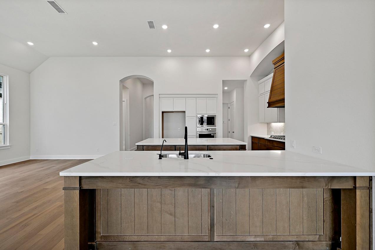 101 Ribera Dr, Liberty Hill, TX 78642