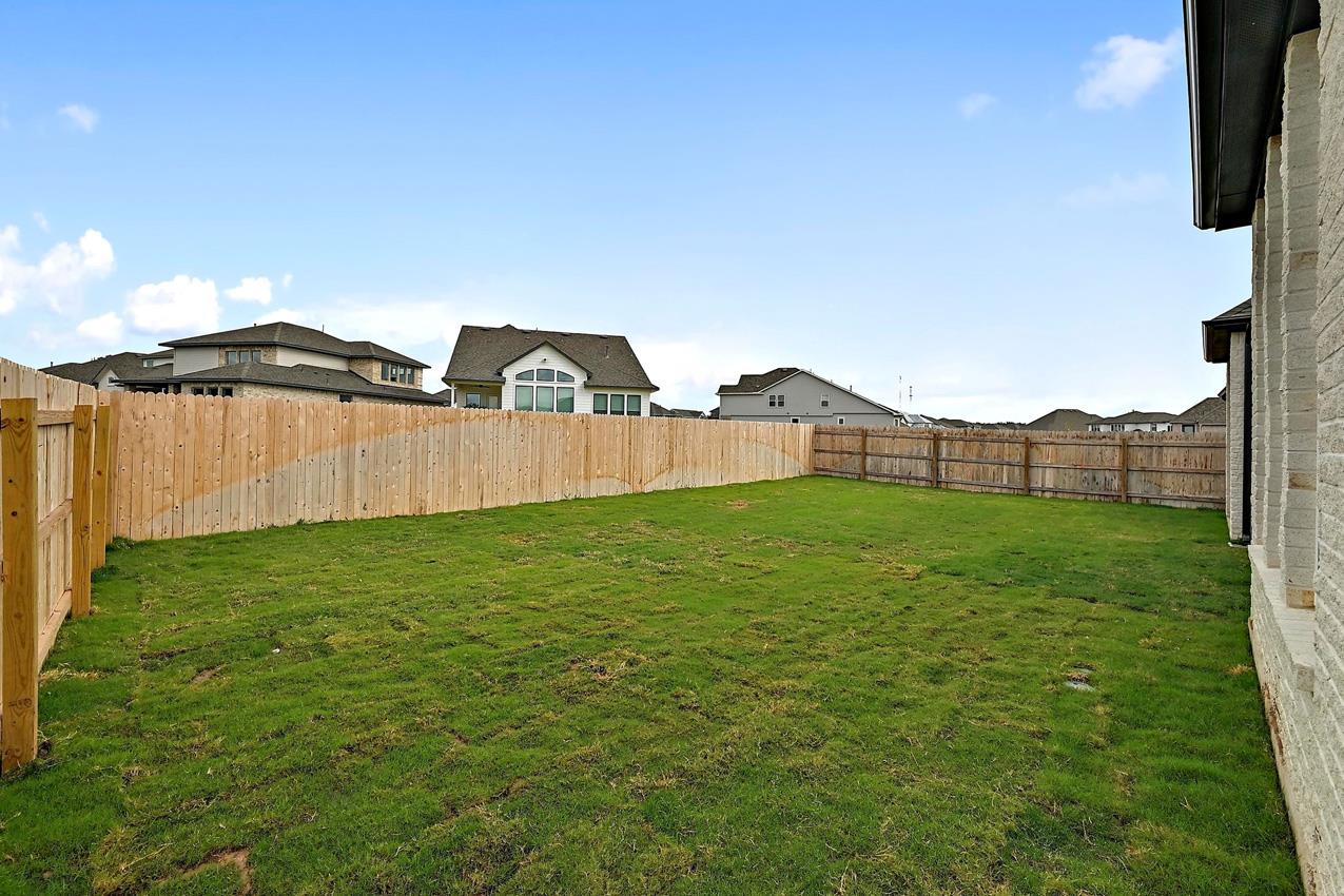 101 Ribera Dr, Liberty Hill, TX 78642