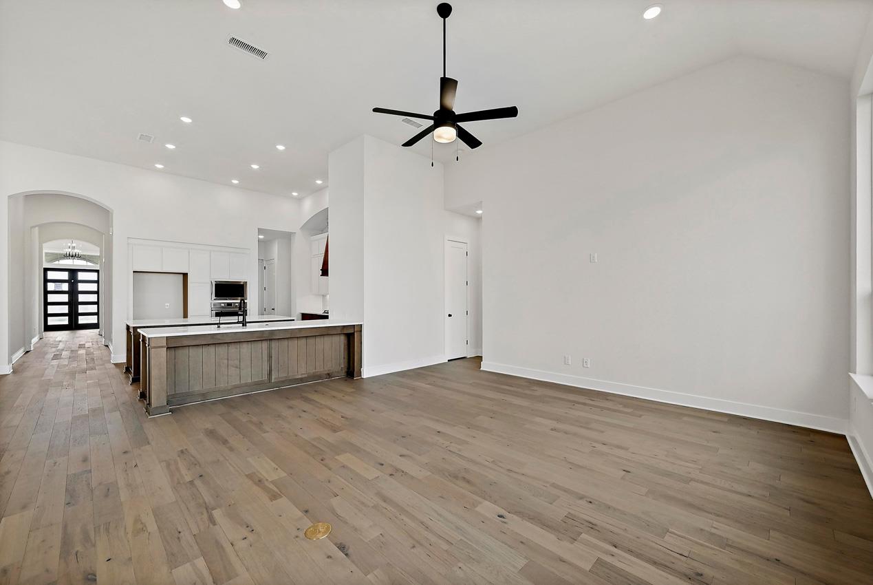 101 Ribera Dr, Liberty Hill, TX 78642