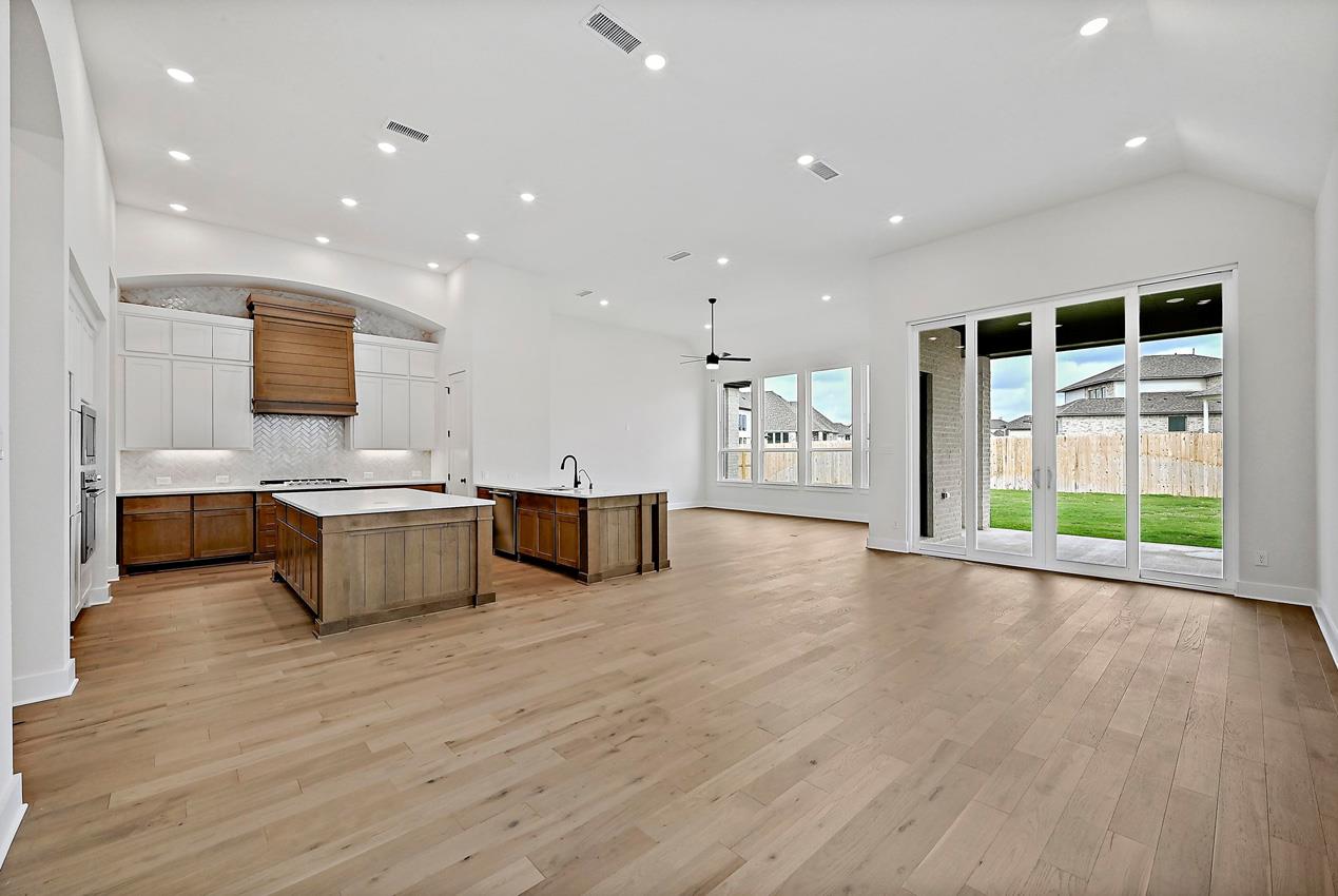 101 Ribera Dr, Liberty Hill, TX 78642