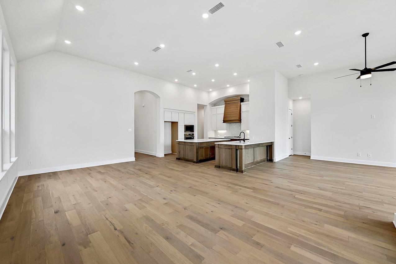 101 Ribera Dr, Liberty Hill, TX 78642