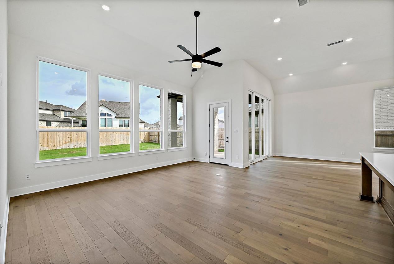 101 Ribera Dr, Liberty Hill, TX 78642