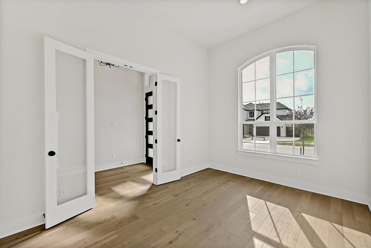 101 Ribera Dr, Liberty Hill, TX 78642