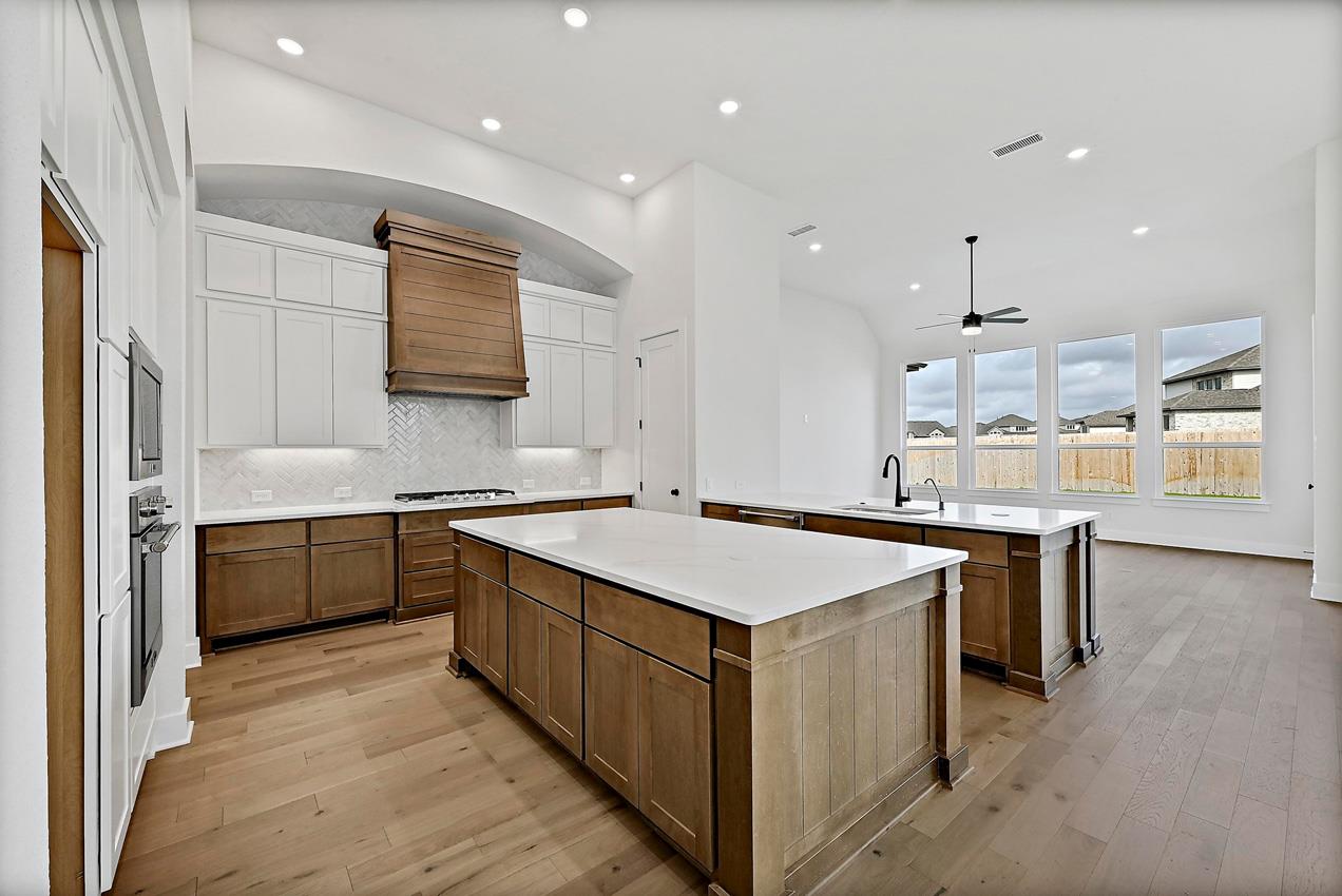 101 Ribera Dr, Liberty Hill, TX 78642