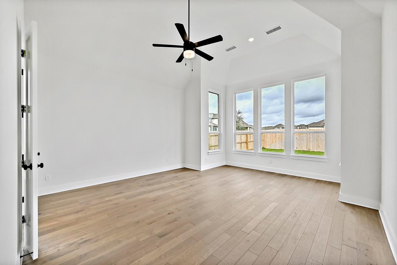 101 Ribera Dr, Liberty Hill, TX 78642