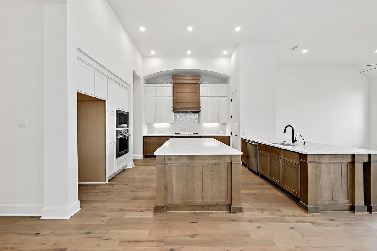 101 Ribera Dr, Liberty Hill, TX 78642