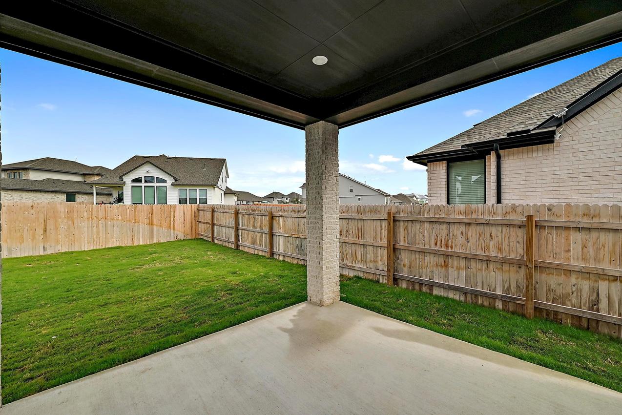 101 Ribera Dr, Liberty Hill, TX 78642