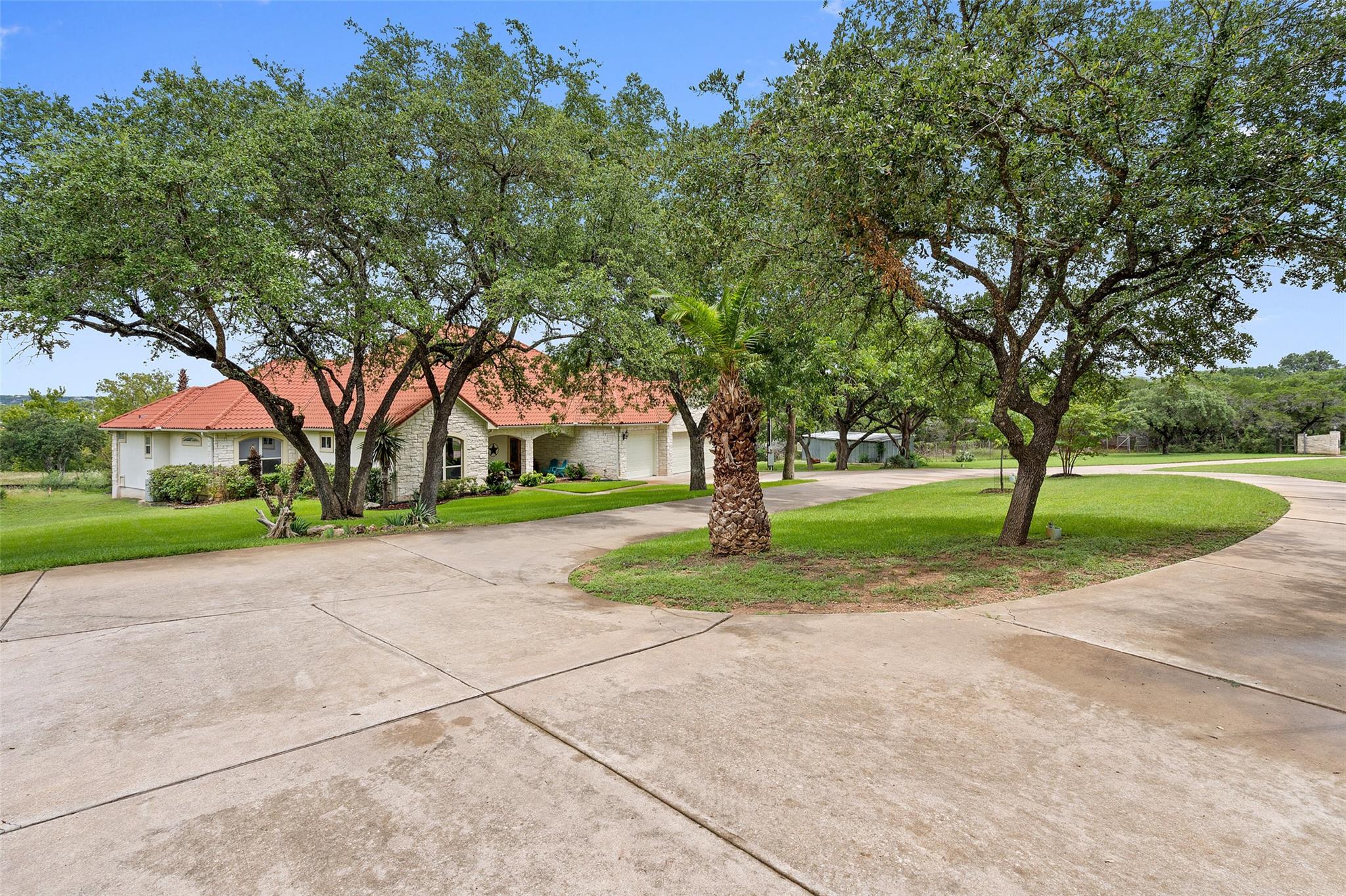 22658 Felicia Dr, Spicewood, TX 78669
