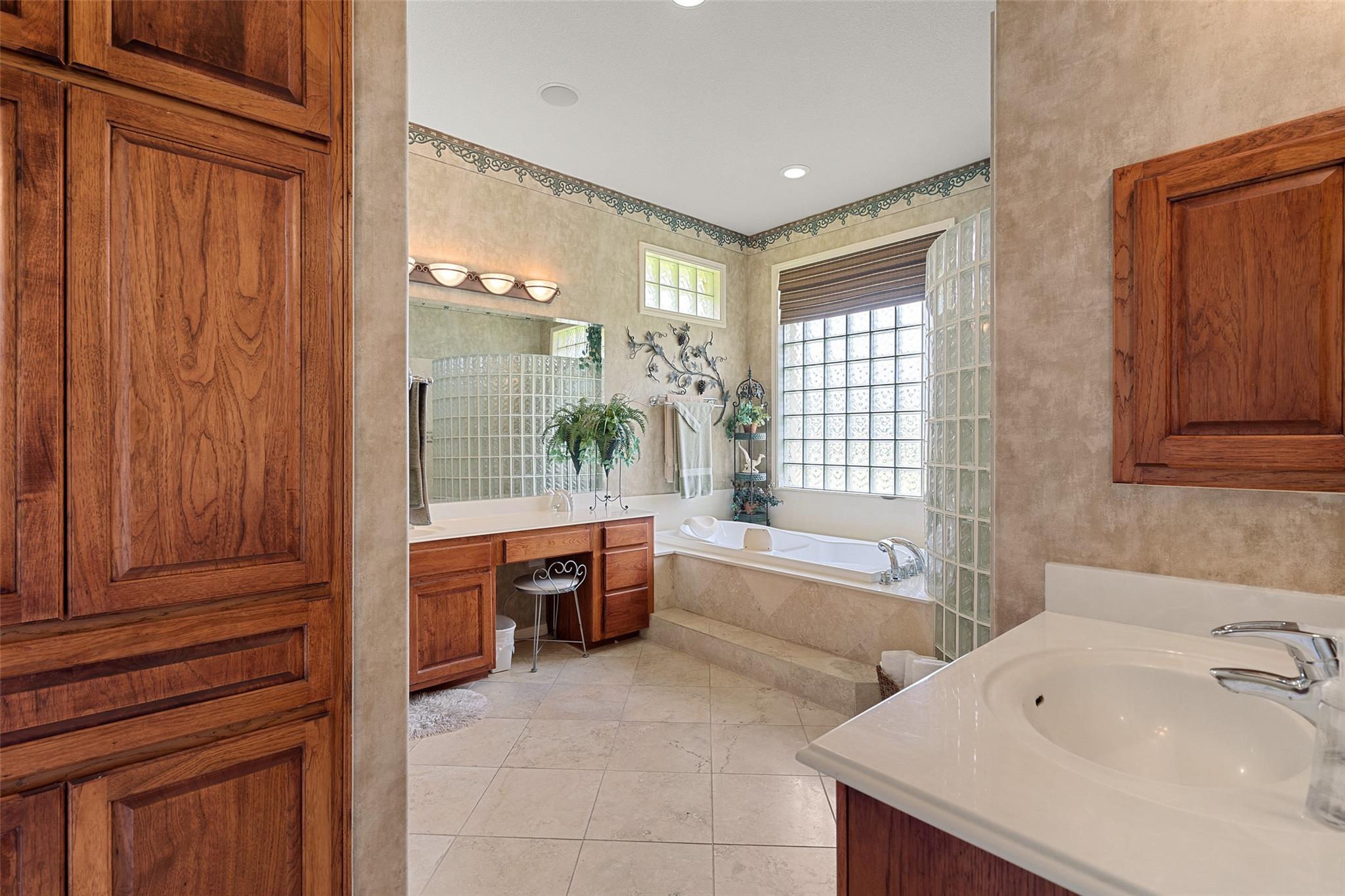 22658 Felicia Dr, Spicewood, TX 78669