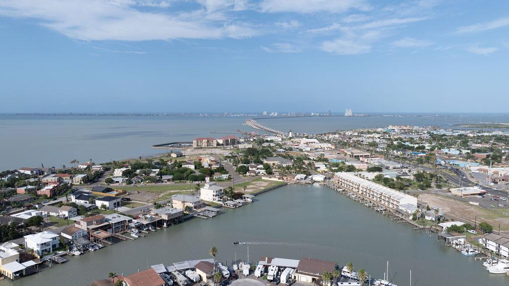 629 N Yturria St, Port Isabel, TX 78578