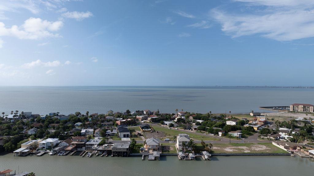 629 N Yturria St, Port Isabel, TX 78578