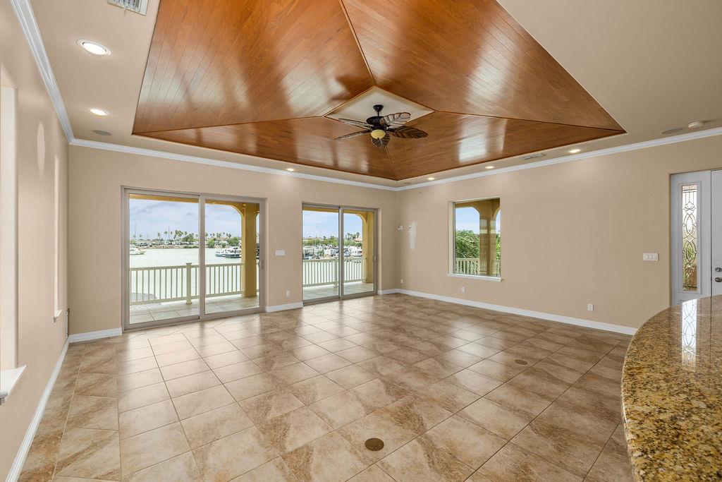 629 N Yturria St, Port Isabel, TX 78578