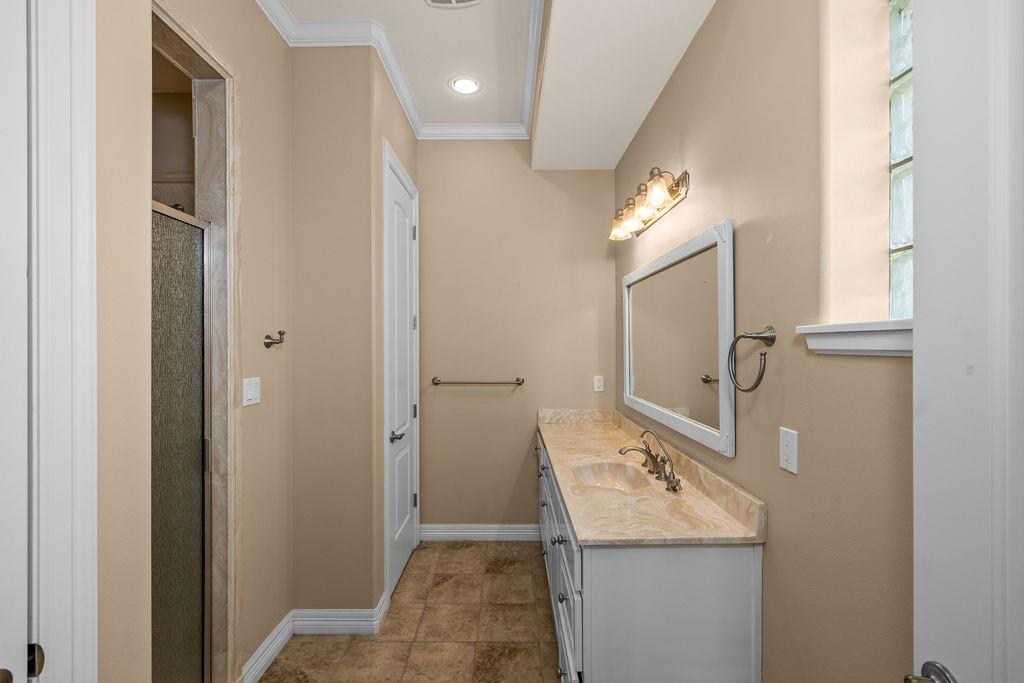629 N Yturria St, Port Isabel, TX 78578
