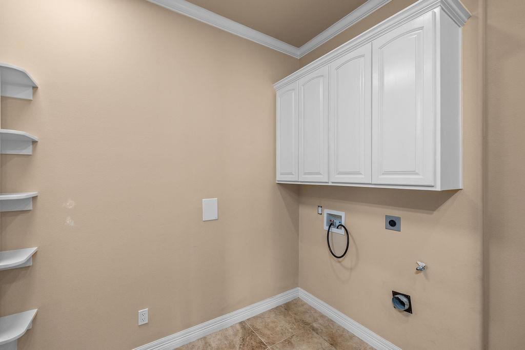 629 N Yturria St, Port Isabel, TX 78578