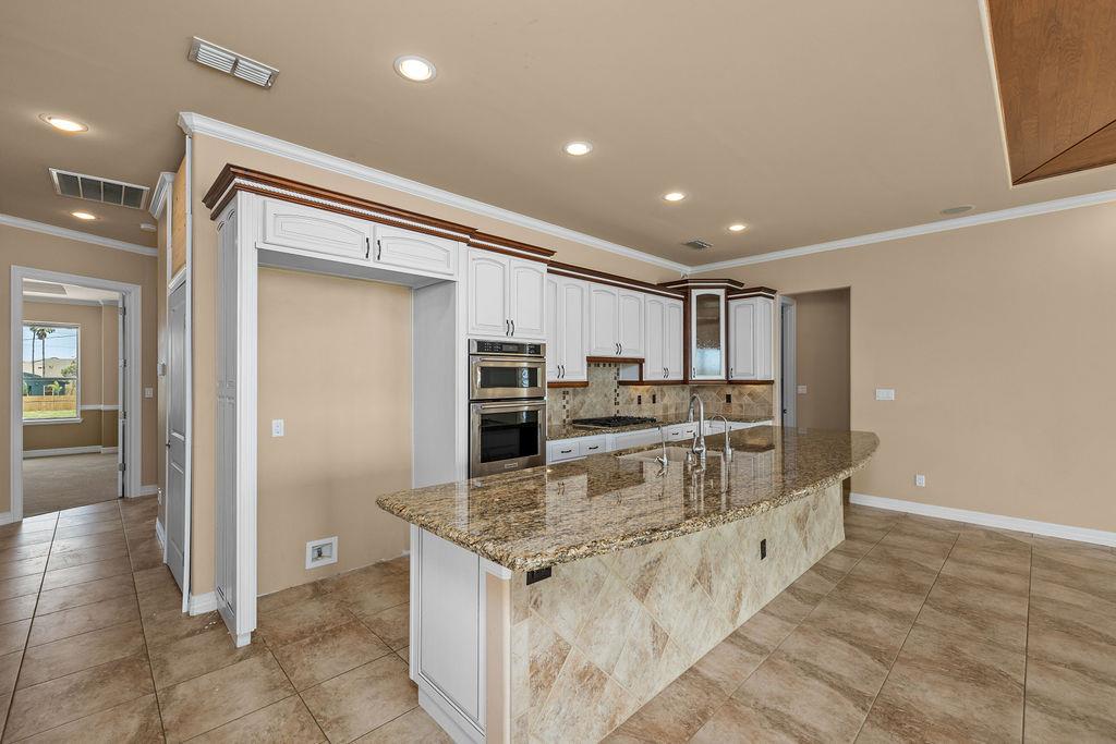 629 N Yturria St, Port Isabel, TX 78578