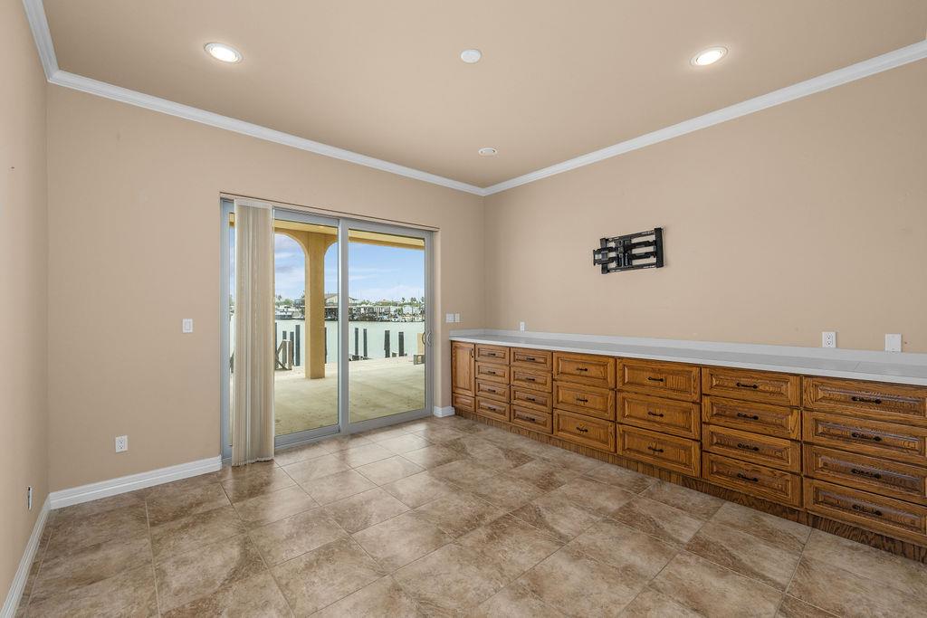 629 N Yturria St, Port Isabel, TX 78578