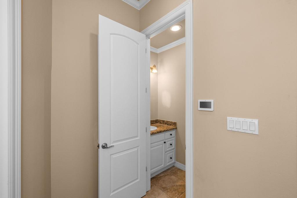 629 N Yturria St, Port Isabel, TX 78578
