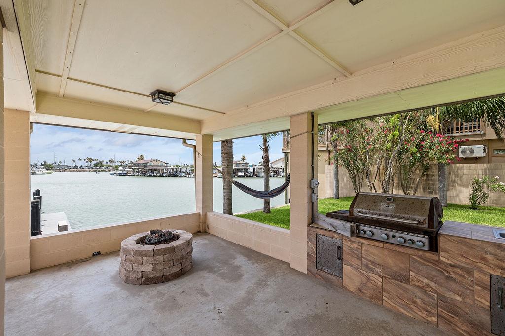 629 N Yturria St, Port Isabel, TX 78578