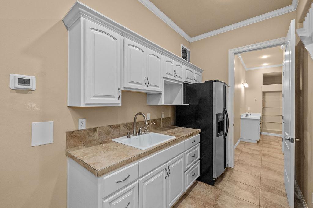 629 N Yturria St, Port Isabel, TX 78578