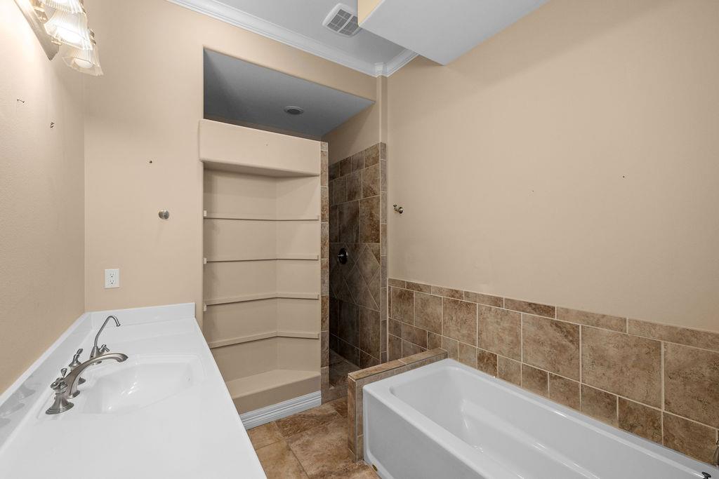 629 N Yturria St, Port Isabel, TX 78578