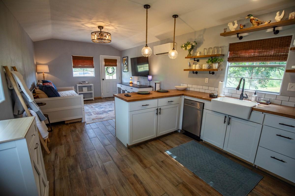 143 Harrison Rd, Beeville, TX 78102