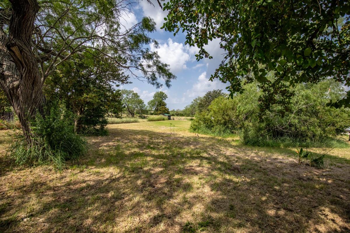 143 Harrison Rd, Beeville, TX 78102