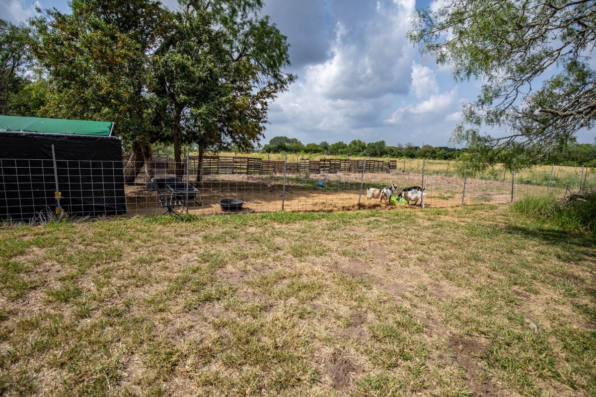 143 Harrison Rd, Beeville, TX 78102