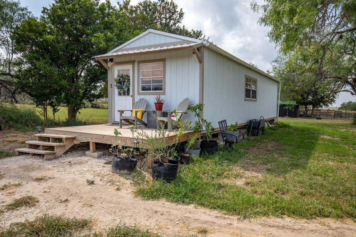 143 Harrison Rd, Beeville, TX 78102