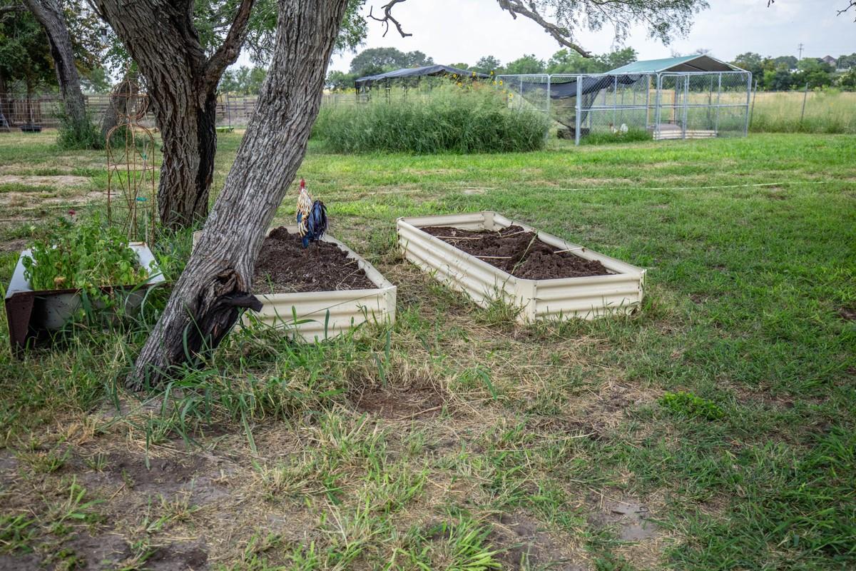 143 Harrison Rd, Beeville, TX 78102