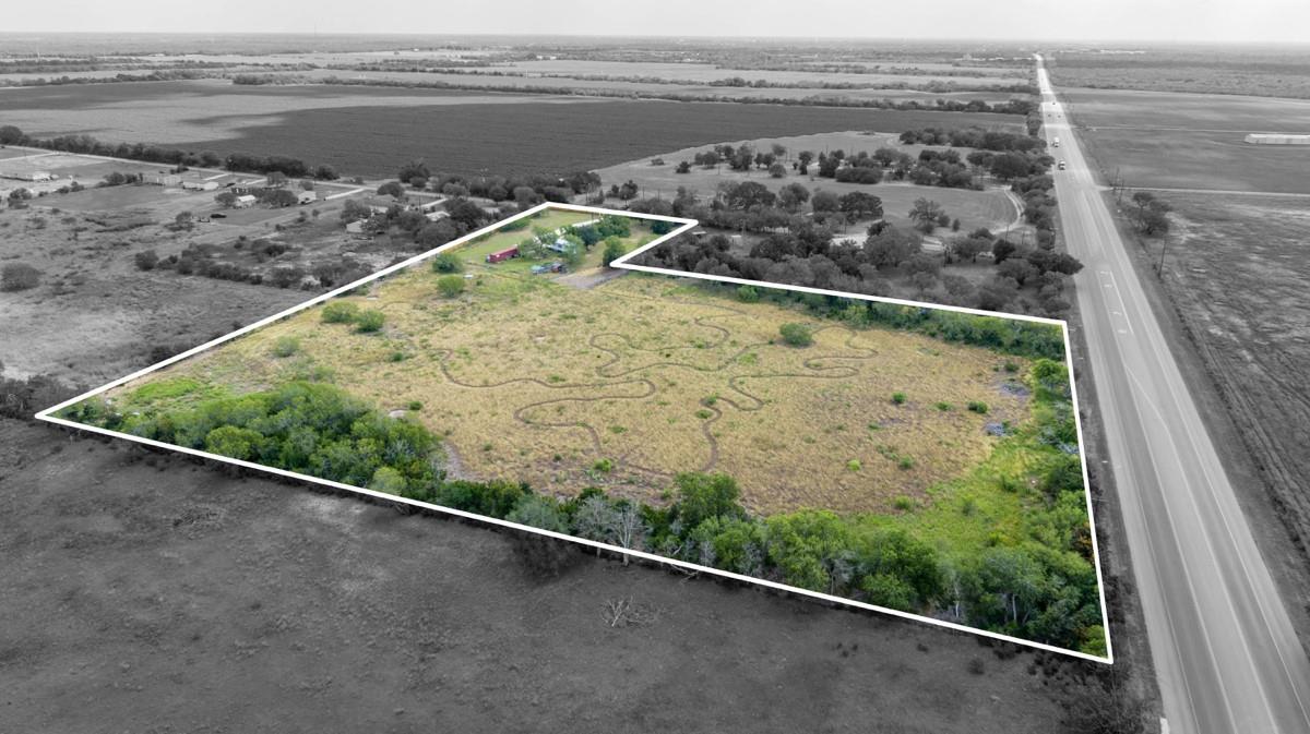 143 Harrison Rd, Beeville, TX 78102