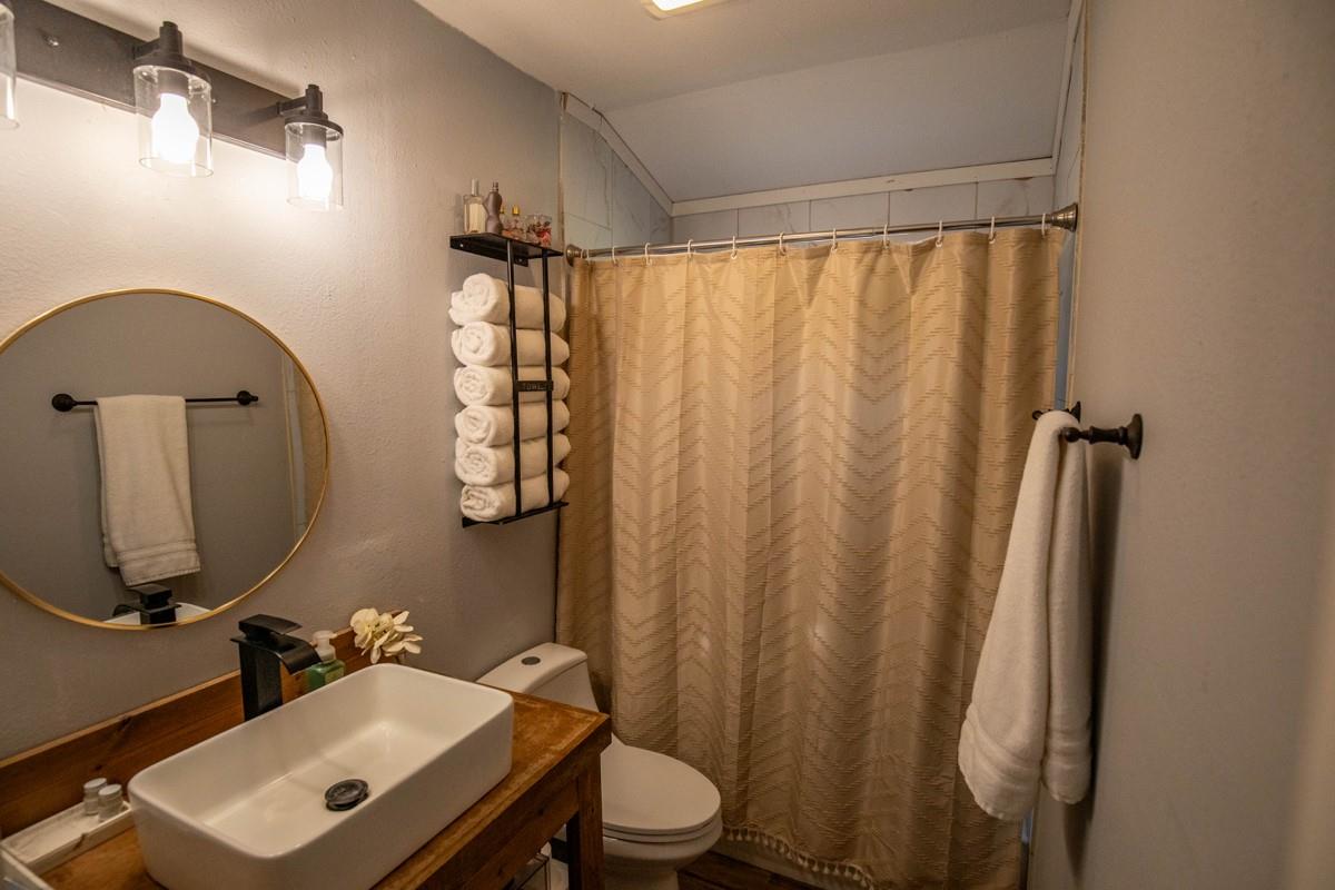 143 Harrison Rd, Beeville, TX 78102