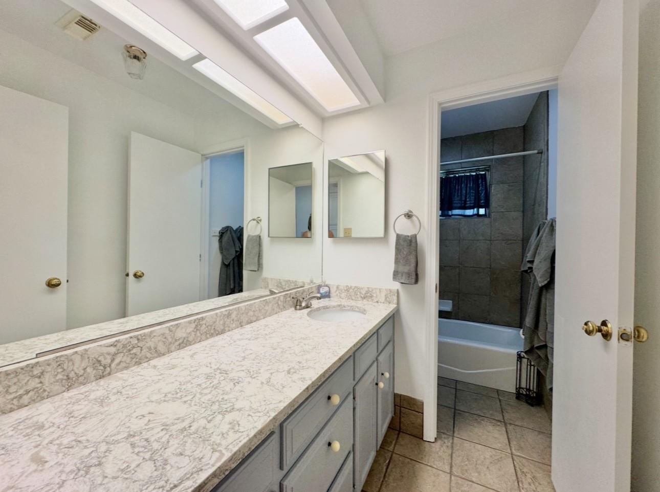 224 Crooked Hollow Dr, Elgin, TX 78621