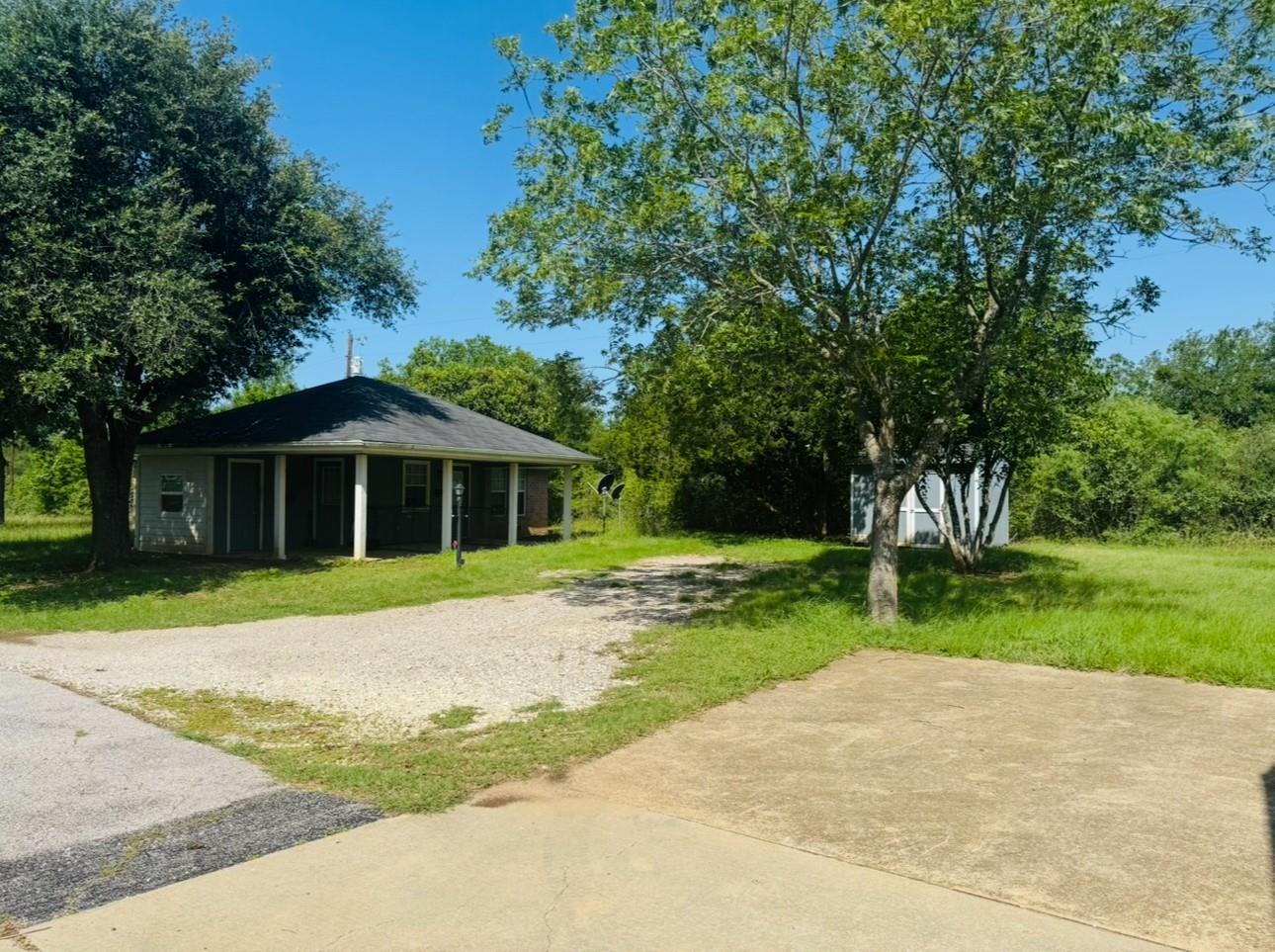 224 Crooked Hollow Dr, Elgin, TX 78621