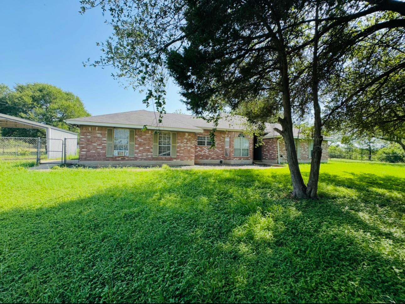 224 Crooked Hollow Dr, Elgin, TX 78621