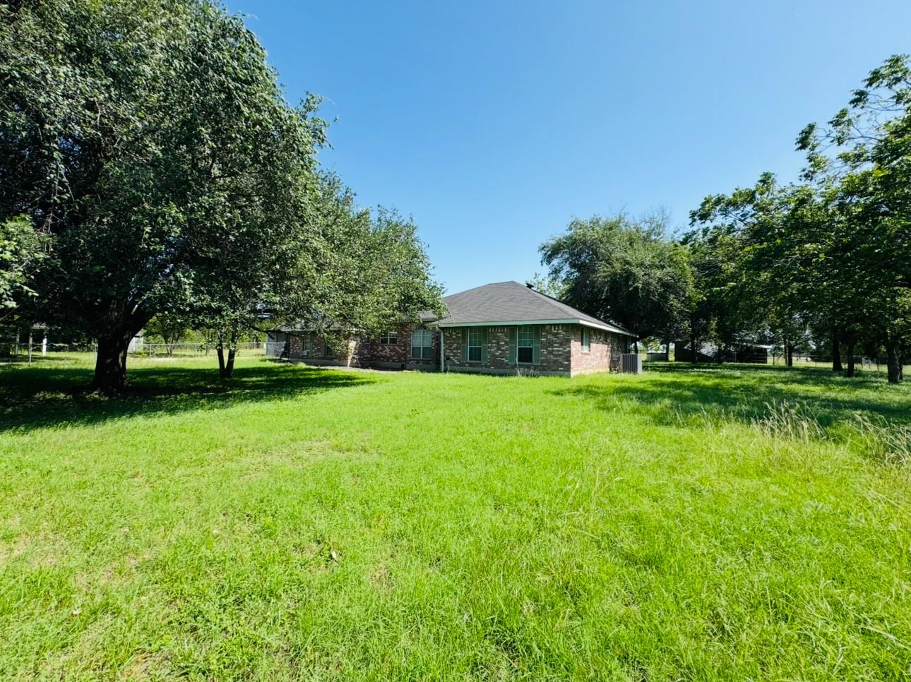 224 Crooked Hollow Dr, Elgin, TX 78621